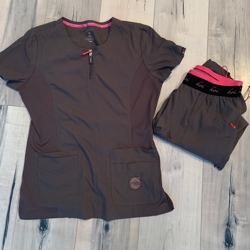 Koi scrub set